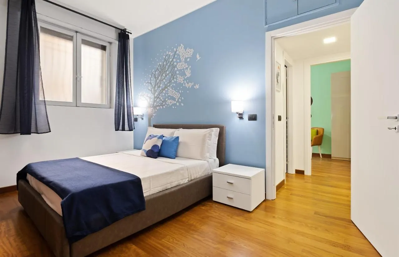 3 Bed Modern Flat - 15 Minutes Walk To Colosseum Rome Apartment