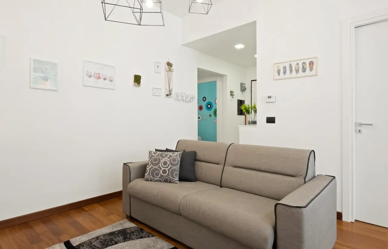 3 Bed Modern Flat - 15 Minutes Walk To Colosseum Rome